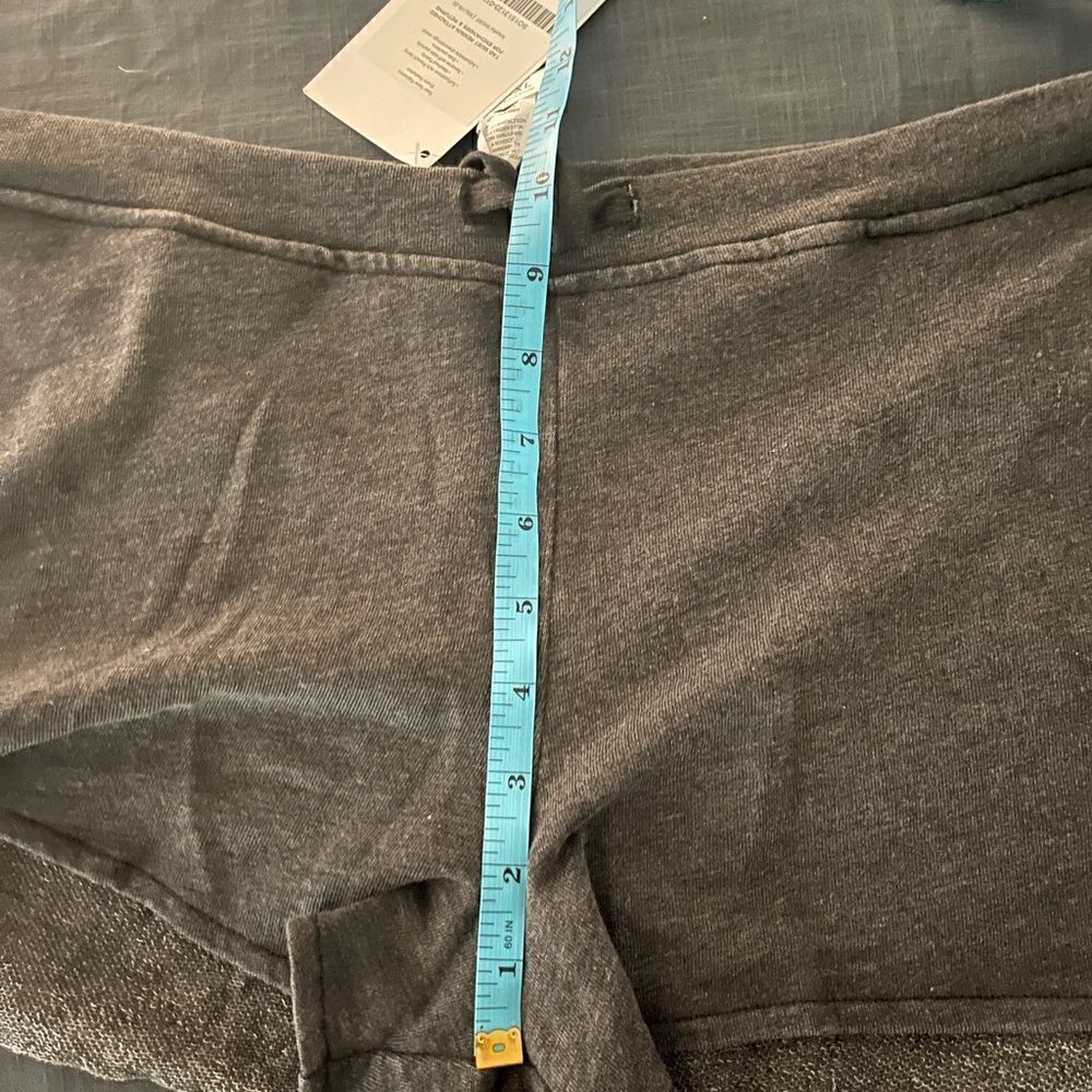 New fabletics shorts sz xxL - Picture 15 of 15